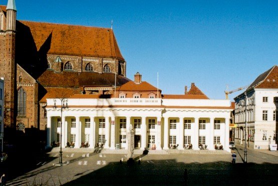 Säulengebäude, Schwerin